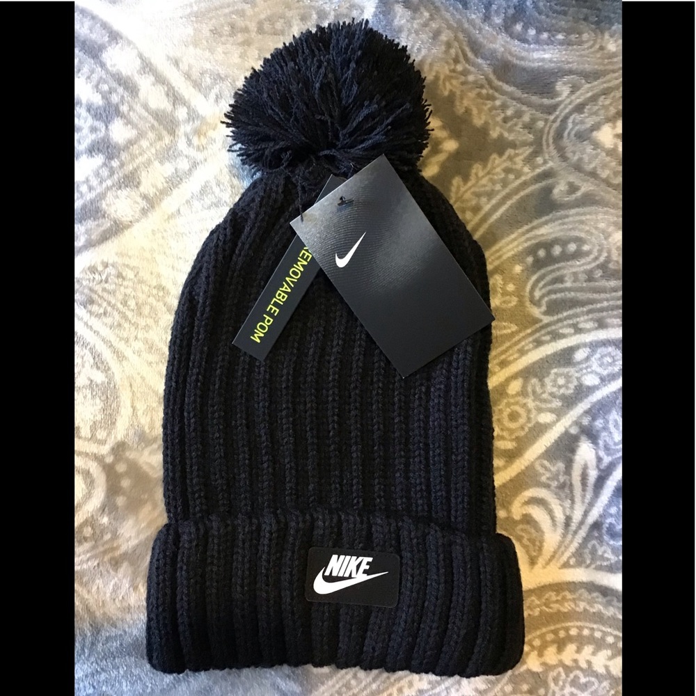 NIKE  Black beanie/ skully/ hat/ cap UNISEX